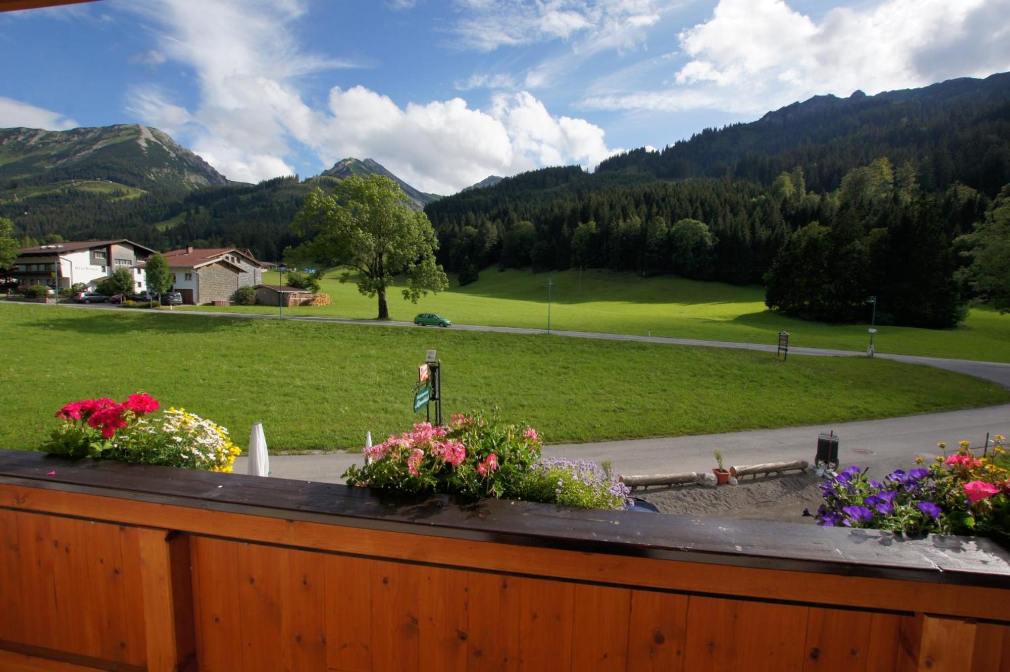 Pension Alpenblick Schattwald Exterior foto